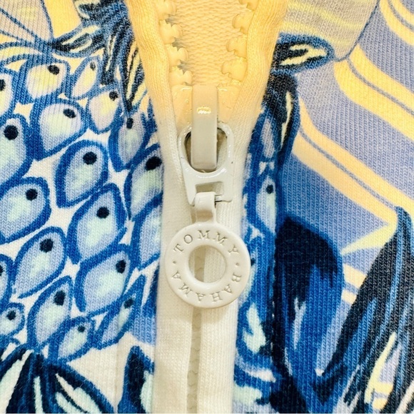 Tommy Bahama Women's Tropical Blue Floral Print Half zip Pullover - Size: Large - Picture 8 of 9